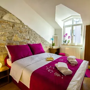 hotel-omir.pula-hotels.org/